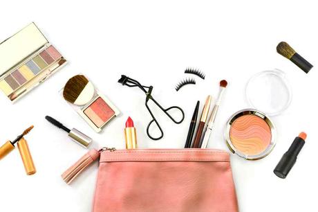 7 Makeup Essentials You Can’t Do Without This summer makeup essential for summer