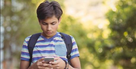 55 percent of Canadian parents say their kids spend more time online during summer: study