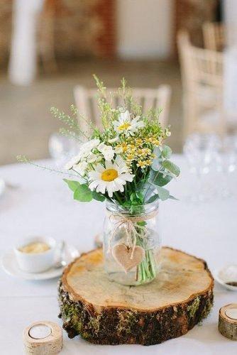 how to make wedding centerpieces daisies in the jars centerpices