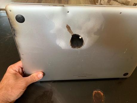 Images of damaged 15-inch MacBook Pro (2015) show why Apple launched battery recall