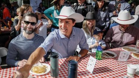 Trudeau stresses balancing economy and environment at Calgary Stampede