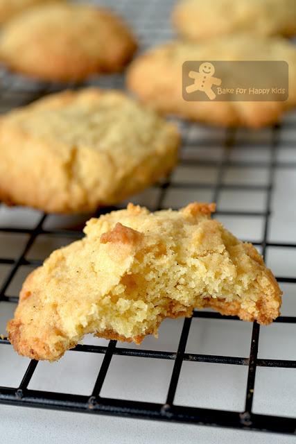 buttery crumbly lemon butter cookies 