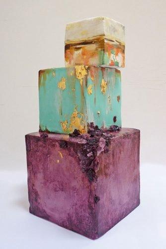 wedding cake ideas photos gallery Abstract three level cake in the shape of a cubes gold foil effect and geode neviepie