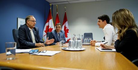 Prime Minister Trudeau meets with Bell’s outgoing CEO Cope and current COO Bibic