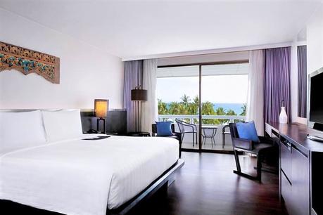 10 Best Phuket Accommodation on the Beach (Beachfront Hotels & Resorts)