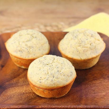 Lemon Poppyseed Muffins #MuffinMonday Lemon Poppyseed Muffins #MuffinMonday