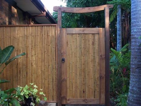 Welcome Your Guests With These Simple Gate Design For Small House