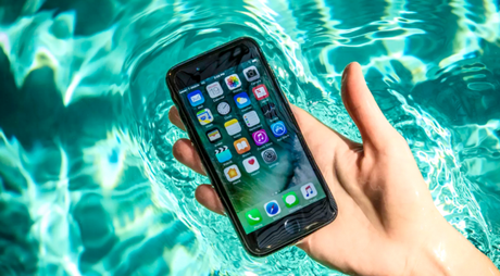How to Save Your Water Damaged Smartphone with 10 Steps
