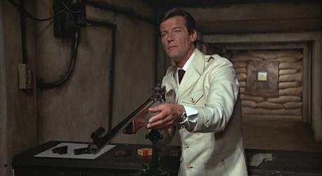 Bond’s Cream Safari Jacket and Tie in The Man with the Golden Gun Bond’s Cream Safari Jacket and Tie in The Man with the Golden Gun