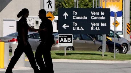 Minnesota-Canada border hassles take a toll on both sides