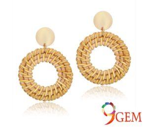 Statement Earrings To Highlight The Face