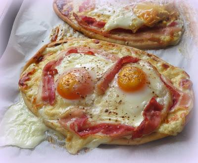 Croque Madame Pizzas