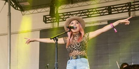 MacKenzie Porter at Boots and Hearts 2019