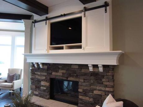 Beach House-Style Corner Fireplace with TV Above Ideas