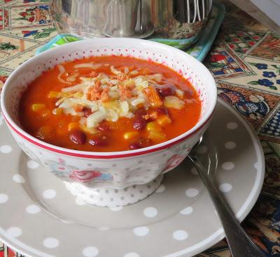 Hearty Tomato & Bean Soup