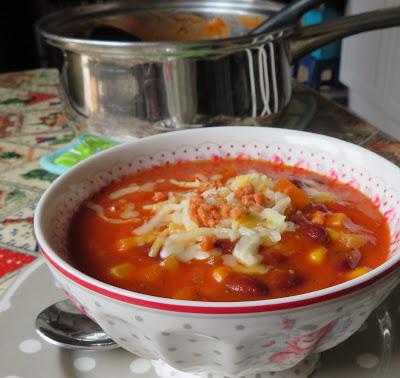 Hearty Tomato & Bean Soup