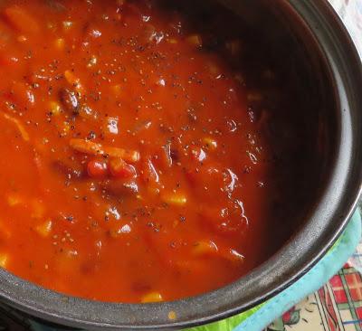 Hearty Tomato & Bean Soup