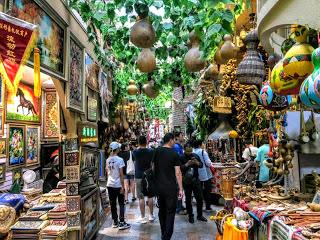 Urumqi, China: Bazaars, Uyghur Food & Mosques...