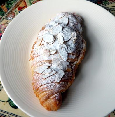 Easy Almond Croissants