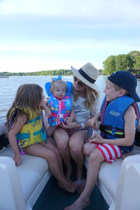 6 tips for boating safely with kids