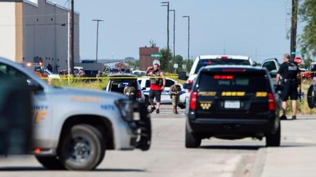 At least 5 dead in West Texas shooting after traffic stop