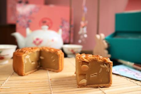 Go traditional with your Mooncakes this Mid-Autumn Festival