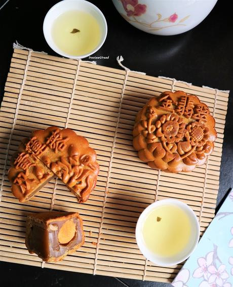 Go traditional with your Mooncakes this Mid-Autumn Festival