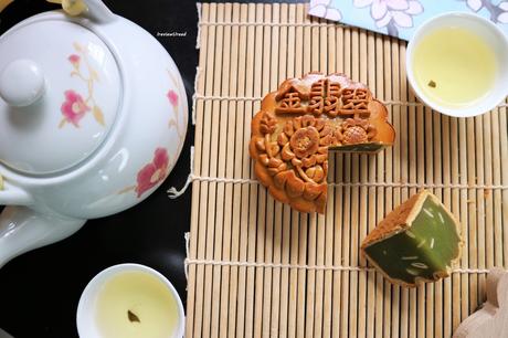 Go traditional with your Mooncakes this Mid-Autumn Festival