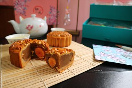 Go traditional with your Mooncakes this Mid-Autumn Festival