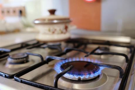 Gas Stove vs. Electric Stove: What Are the Pros and Cons of Each?