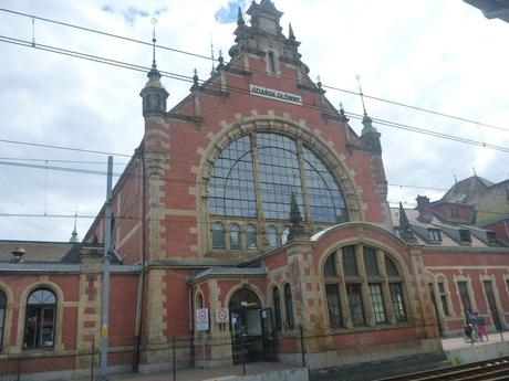 Why Are There Five Central Train Stations in Warszawa? Gdańsk Głowny