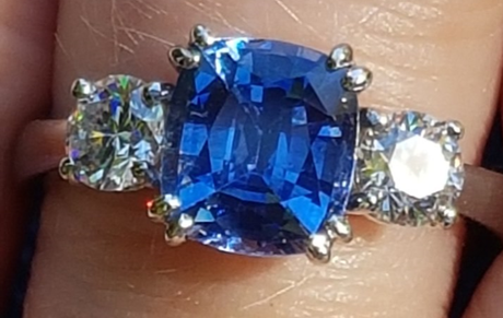 Stunning Sapphire Diamond 3 stone