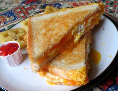 Fried Egg Grilled Cheese