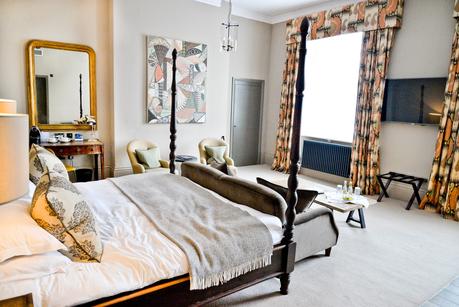 kings head hotel cirencester, kings head hotel review, kings head hotel cotswolds, kings head hotel bedroom