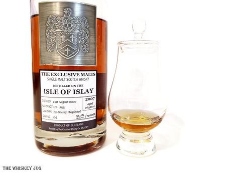 2007 Exclusive Malts Isle of Islay 10 Years is a big heavy whisky that harmoniously folds sweet and meaty profiles together.