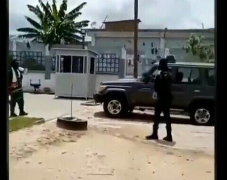 Attack Between A Suspected Mentally challenged Armed Man And Ghanaian Policemen