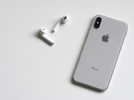 Galaxy Buds vs AirPods: Which is better