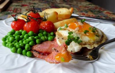 Gammon Steak, Egg & Chips