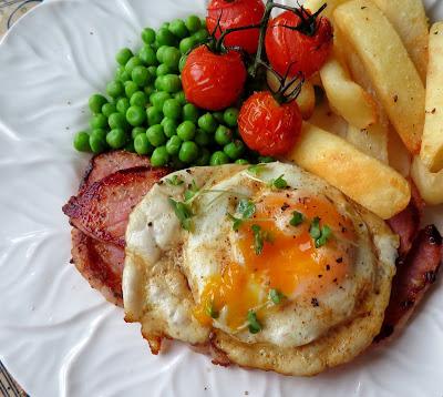 Gammon Steak, Egg & Chips