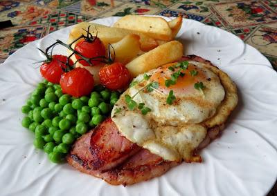 Gammon Steak, Egg & Chips