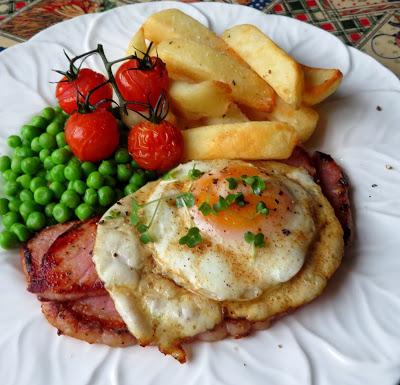 Gammon Steak, Egg & Chips