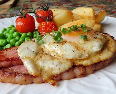 Gammon Steak, Egg & Chips