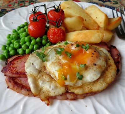 Gammon Steak, Egg & Chips