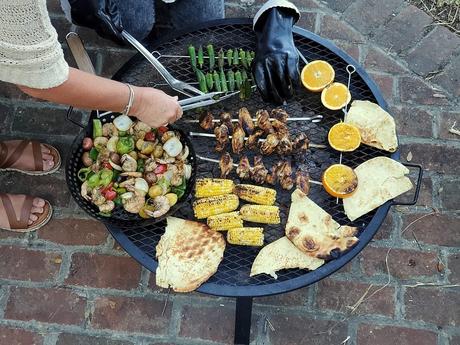 girls’ night grilling: an unforgettable feast with kingsford charcoal