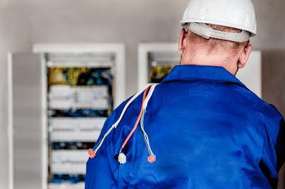 Electricians: know their roles and responsibilities