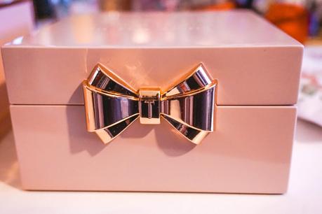 Beautiful Personalised Mother’s Day Gifts from the Gift Experience!*