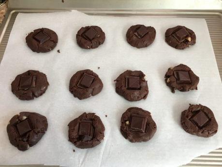 Vegan Double Chocolate Chunk Macadamia Nut Cookies #Choctoberfest Vegan Double Chocolate Chunk Macadamia Nut Cookies #Choctoberfest