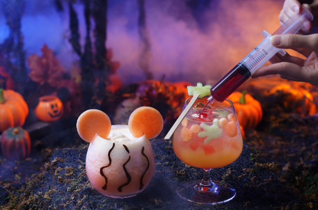 Makeup Transformation to Maleficent in time with Hong Kong Disneyland’s Disney Halloween Time Makeup Transformation to Maleficent in time with Hong Kong Disneyland’s Disney Halloween Time