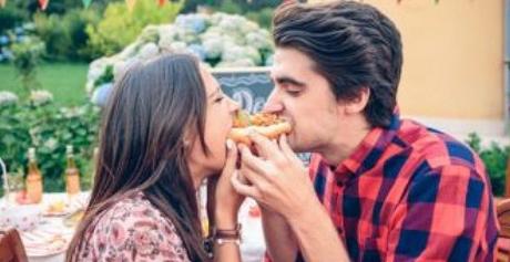 10 Signs That a Woman is Deeply in Love