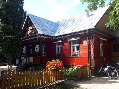 Touring UNESCO World Heritage Sites: A Guide to Poland’s Białowieża Primeval Forest Piątkowe Picie: The Best Cafes in Białowieża, Poland